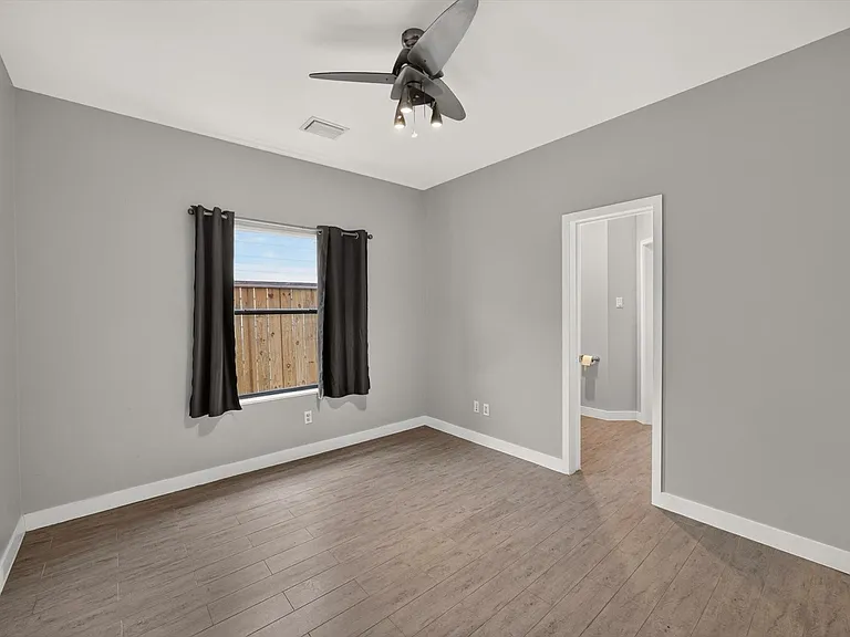 6016 Truro St — Photo 34