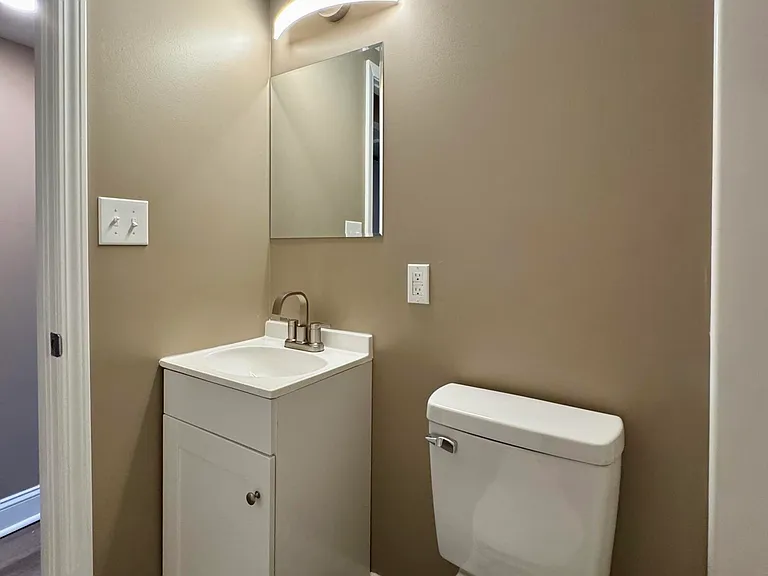 2564 Millbrook Dr — Photo 36