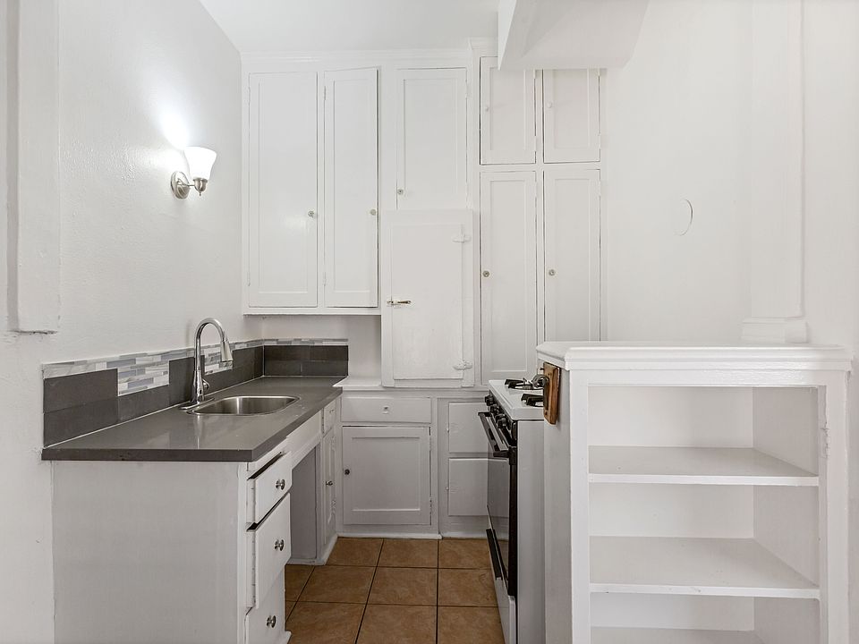 1st image of 21 Westminster Ave #11034038