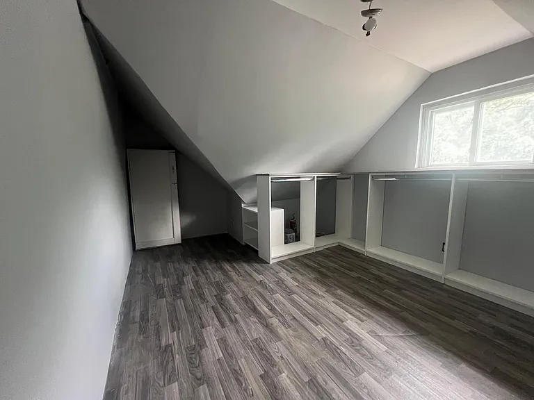 1876 Chelton Ave W — Photo 13