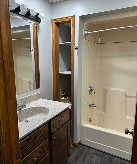 100 S Main St #2B — Photo 10