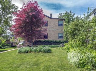 4521 W Blue Mound Ct, Milwaukee, WI 53208