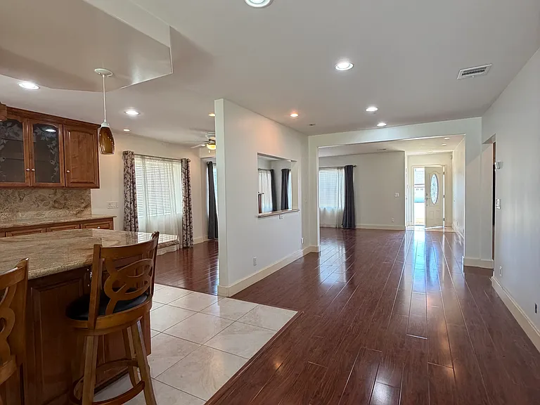 348 N Osborn Ave — Photo 7