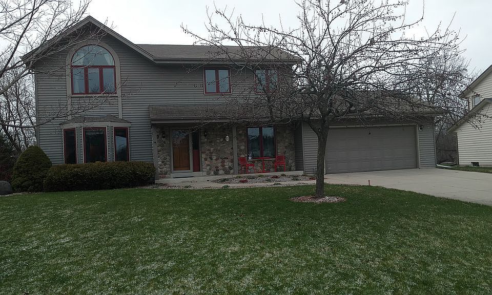 1st image of W226N2841 Foxwood Ln