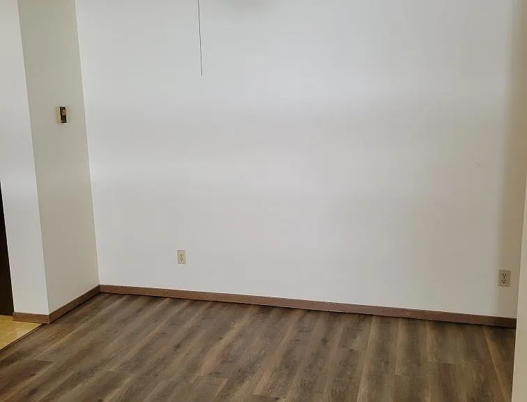 120 S Well St #10 — Photo 3