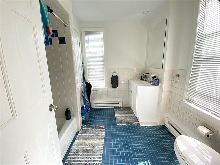 568 Main St #3 — Photo 7