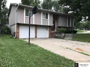 15947 Arbor Cir, Omaha, NE 68130
