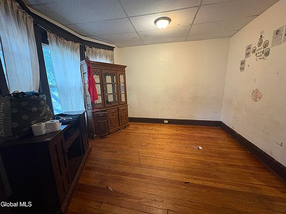 5th image of 609 3rd Street