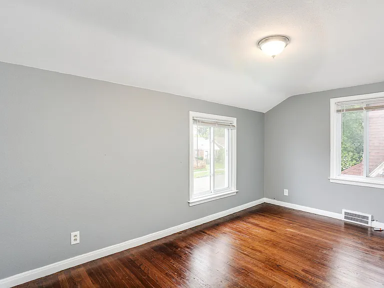 4374 Devonshire Rd — Photo 14