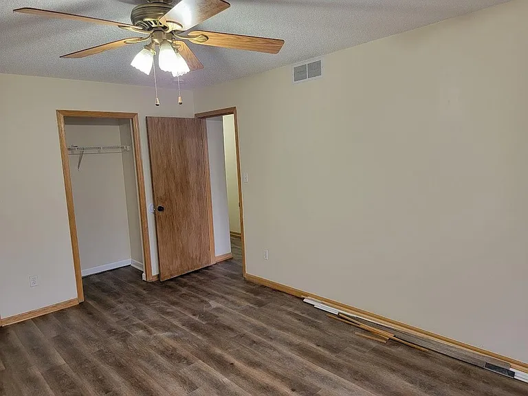 1319 SE Delaware Ave #3 — Photo 3