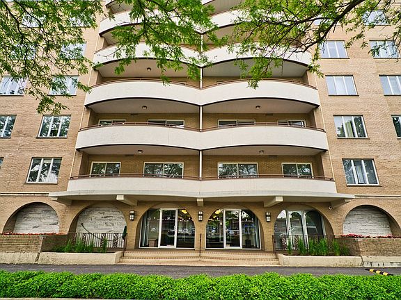 3rd image of 6400 N Cicero Ave APT 408