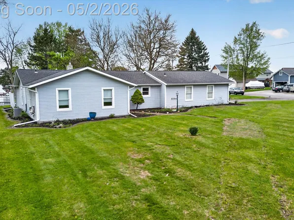 2264 Crane Rd, Fenton, MI 48430