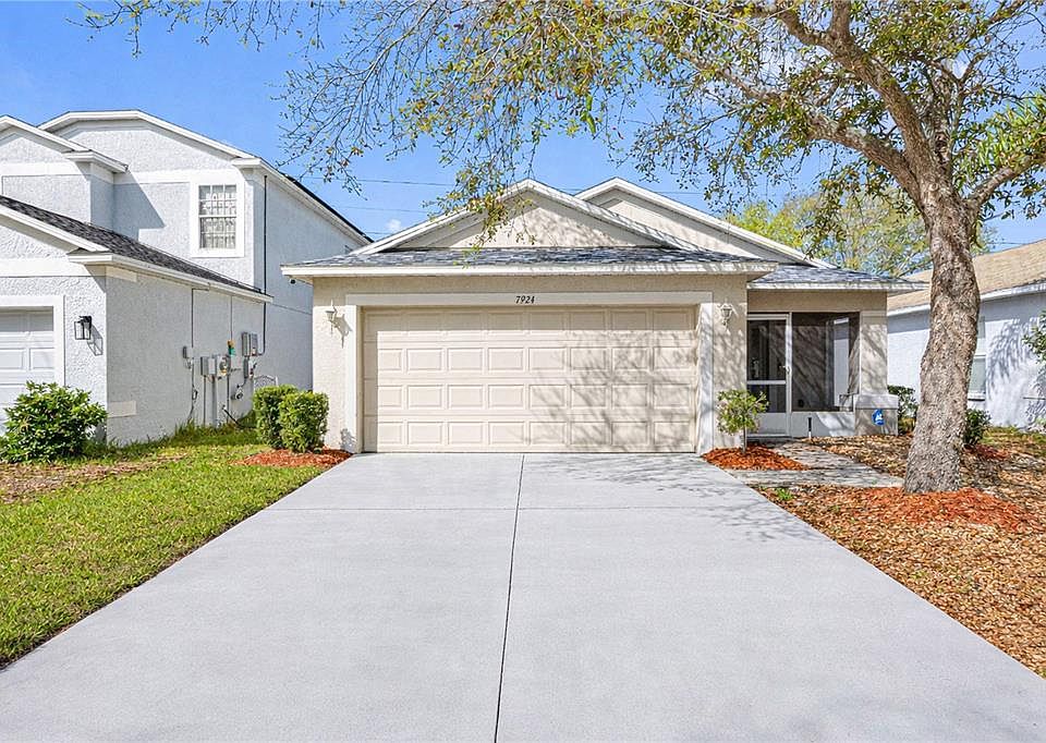 1st image of 7924 Carriage Pointe Dr