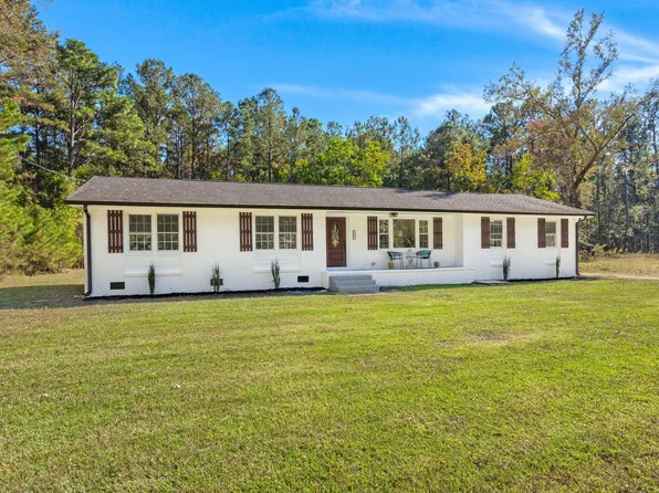 1610 Dover Ln, Moncks Corner, SC 29461