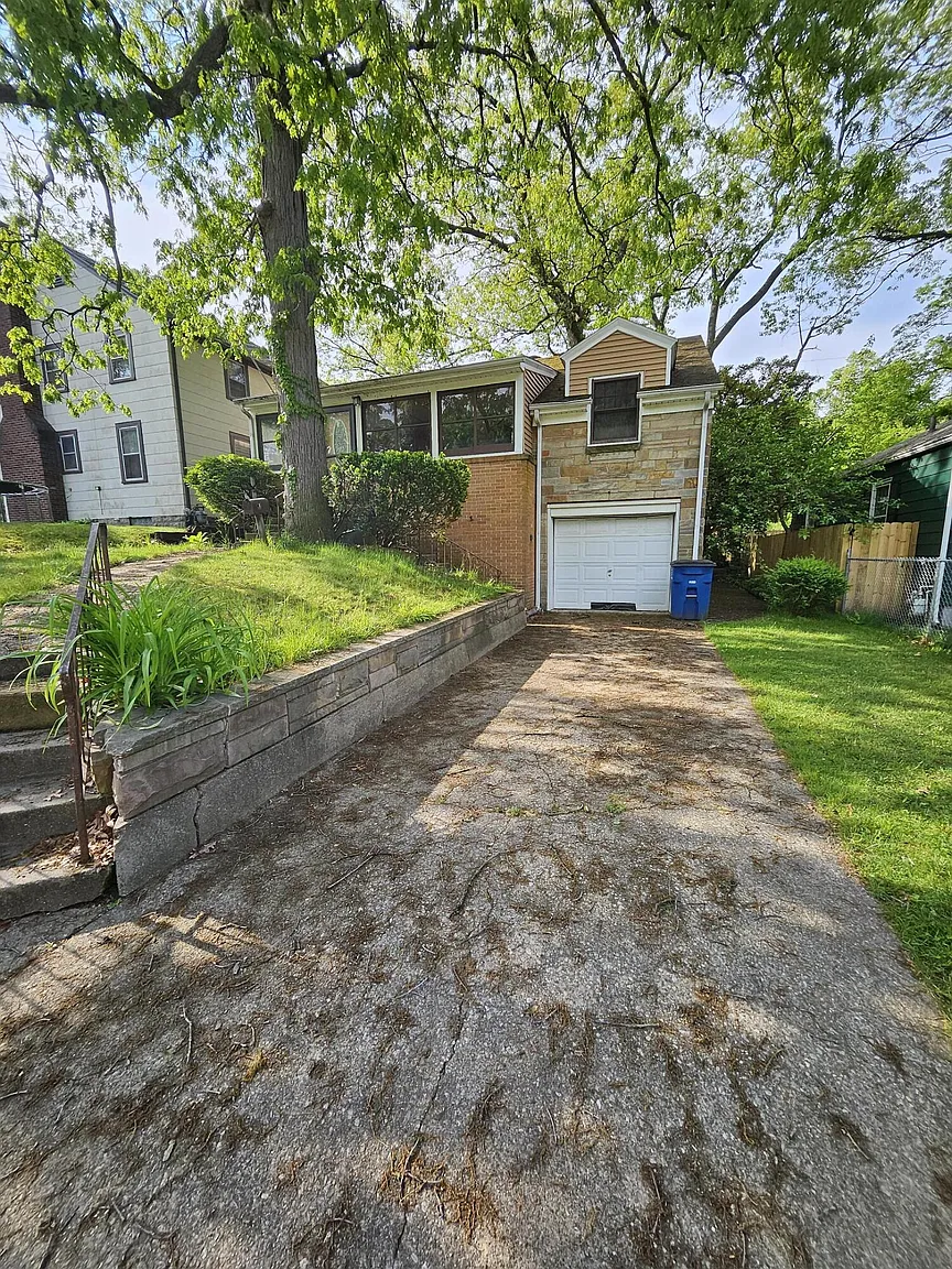 531 Walker St photo 1
