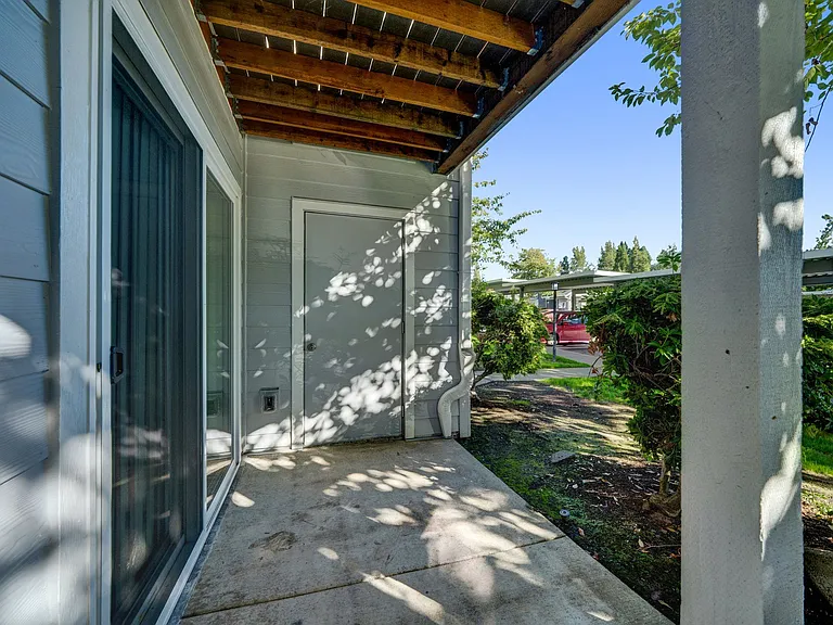 unit patio exterior Aloha Oregon Quatama Village Apartments