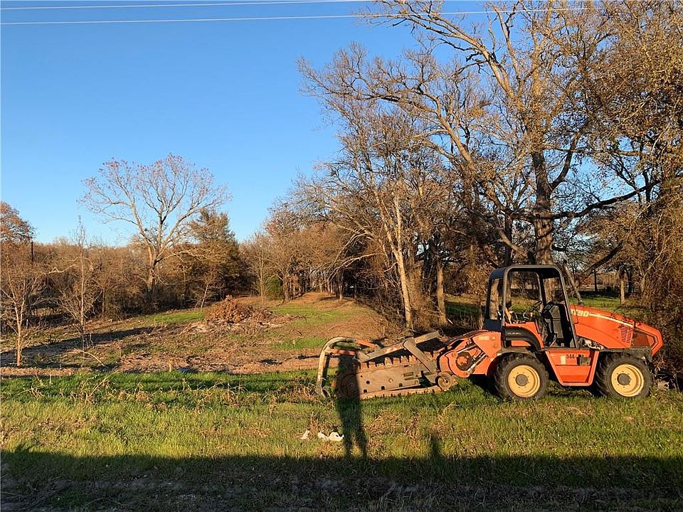 2nd image of 604 Longhorn Pkwy