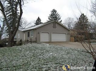 430 Hillwood Dr, White Lake, MI
