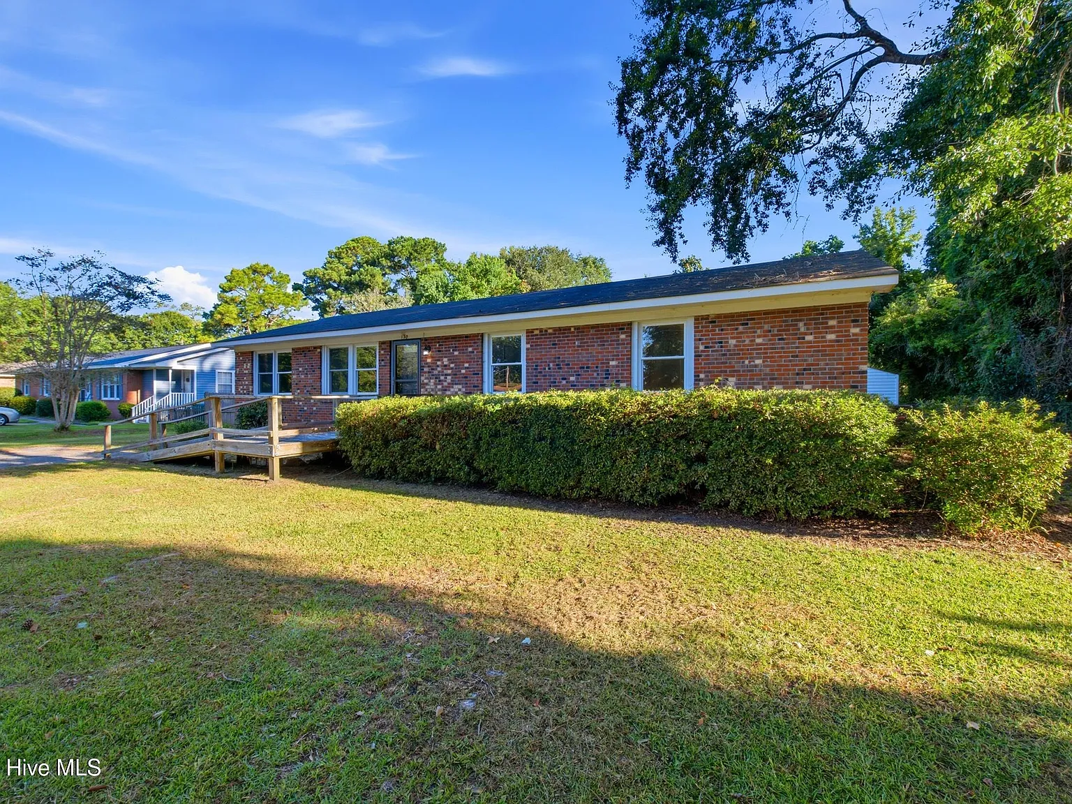 3 bed, 1.5 bath, 1302 sqft, $2,100 — Photo 2