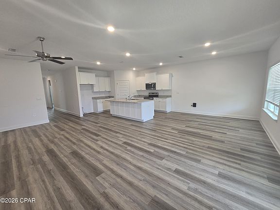4th image of 634 Hancock Way