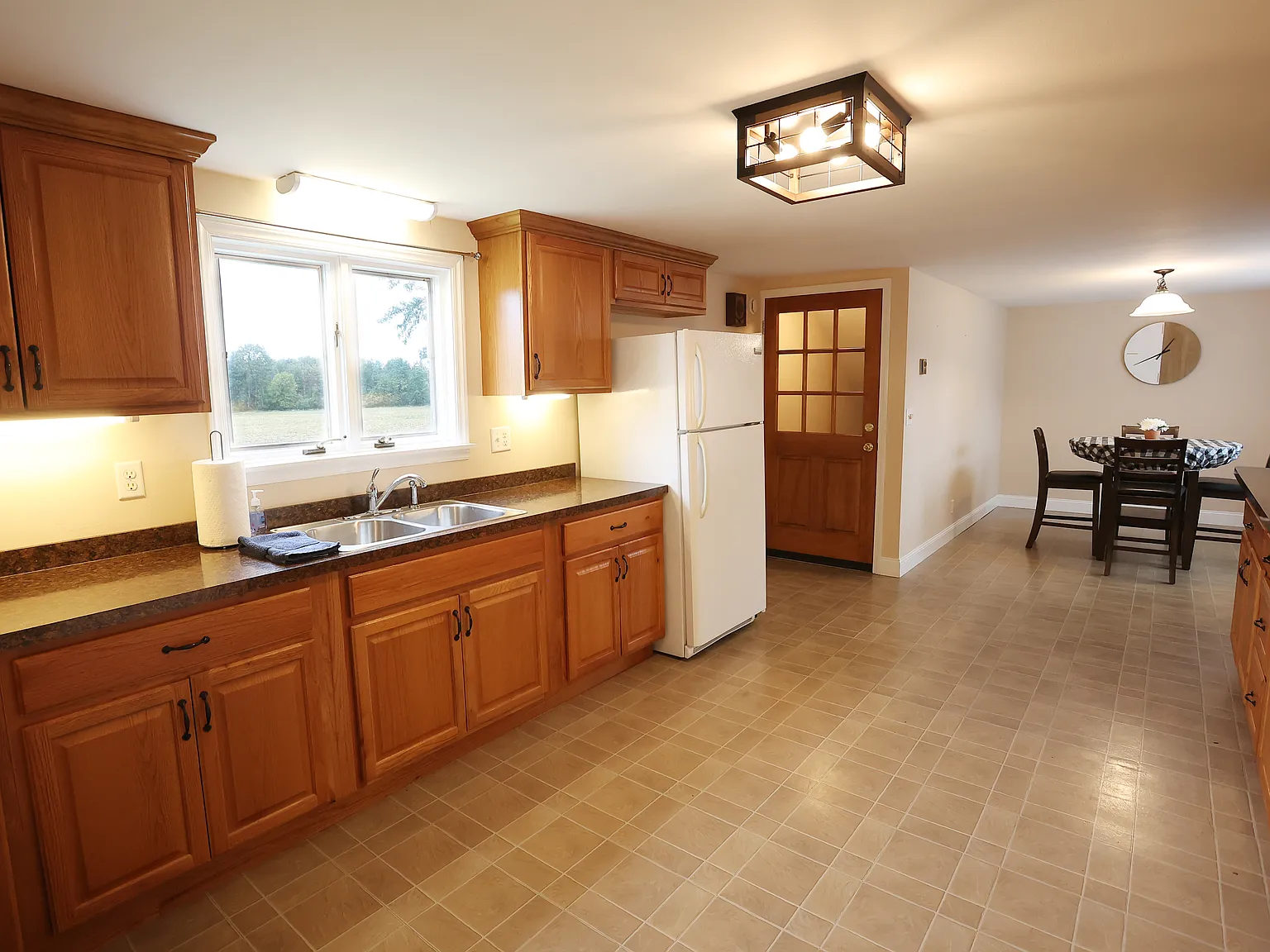 2 bed, 1300 sqft, $1,995 — Photo 3