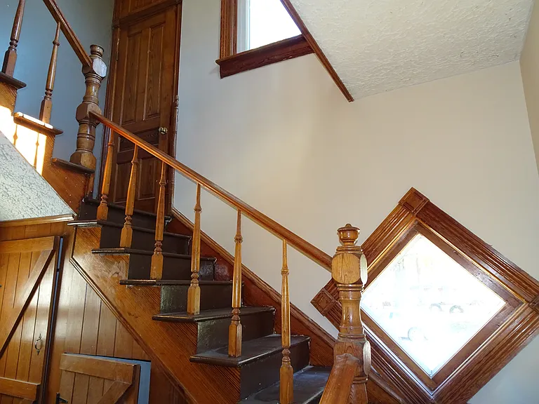 108 Center St — Photo 8