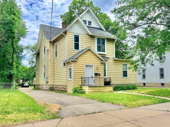1341 Charles St, Rockford, IL 61104