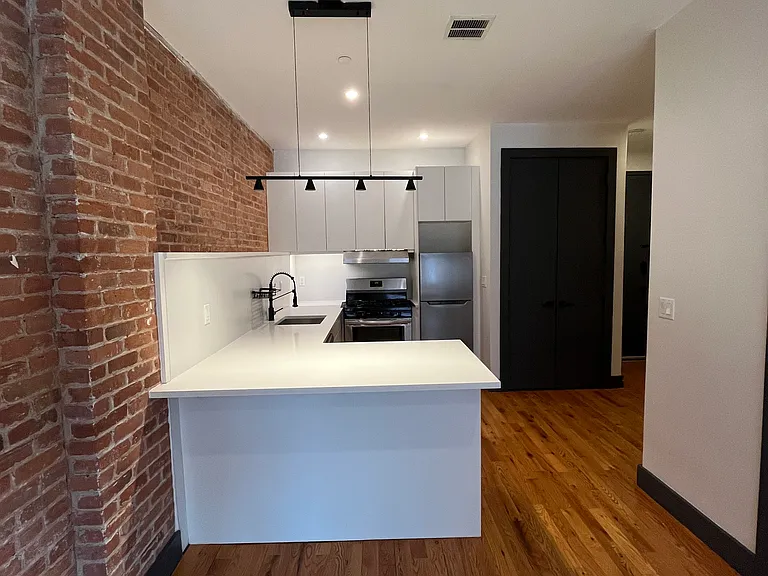 568-572 Communipaw Ave #201 — Photo 8