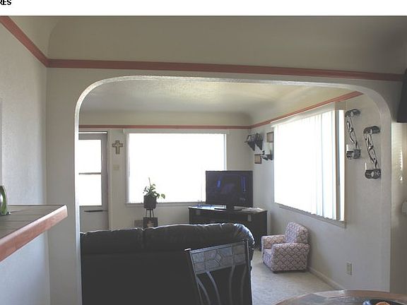 5th image of 3635 Latham Ct
