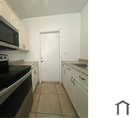 1951 NE 167th St #7 — Photo 2