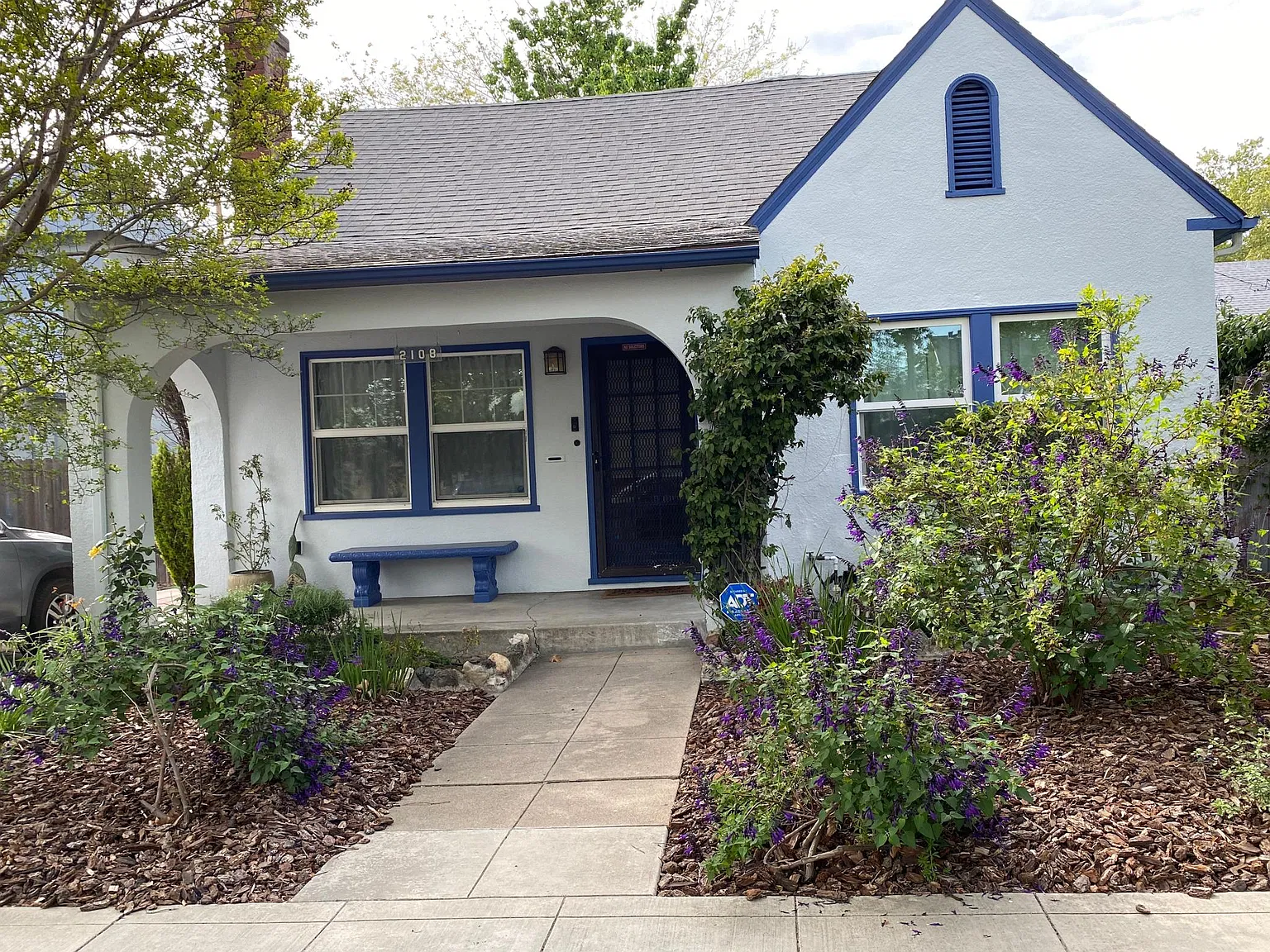 2108 26th St — Photo 1