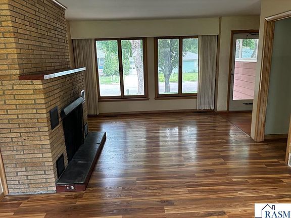 2nd image of 524 Capitol Dr