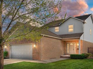 22428 Lanse St, Saint Clair Shores, MI 48081