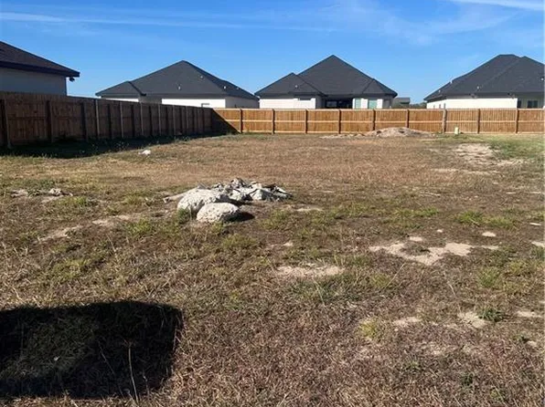 1020 W Riviera Ln, Edinburg, TX 78541