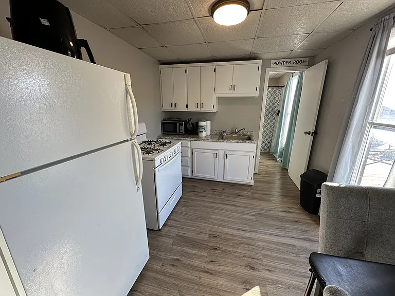 302 N Spring Ave #4 — Photo 3