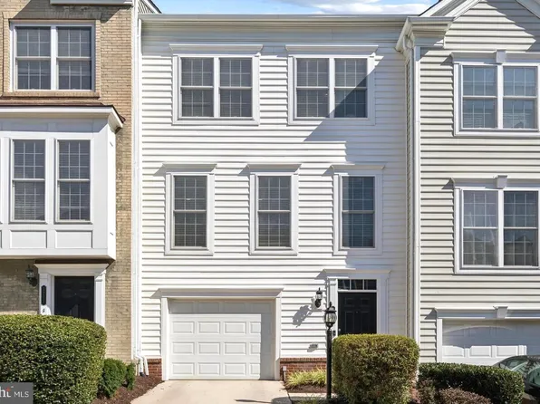 2205 Greywing St, Woodbridge, VA 22191