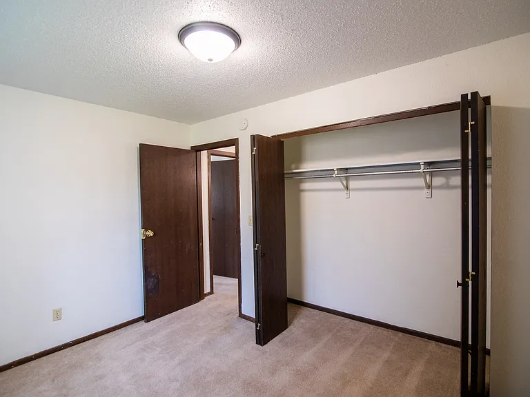Bismarck, ND Eastbrook Apartments | Bedroom