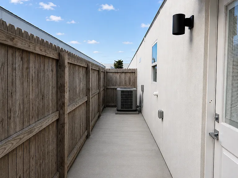 1408 E Iris Ave #3 — Photo 6