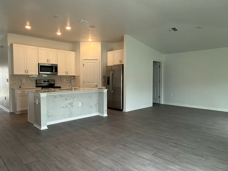 707 Grove St — Photo 8
