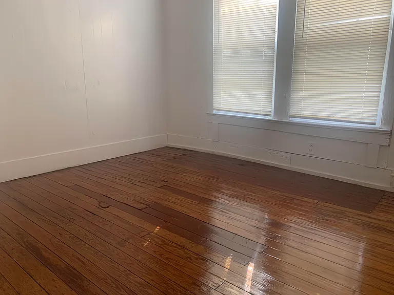 207 Jackson St — Photo 9