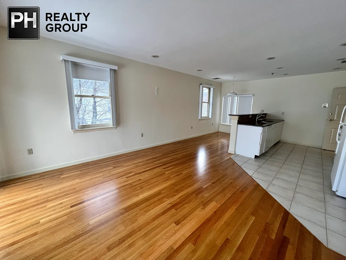 Building Photo - 31 Channing St #1A