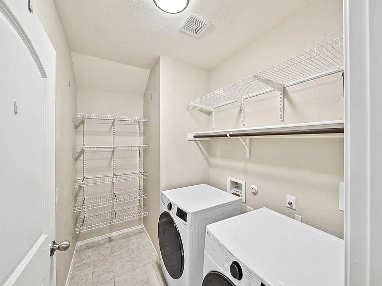 6097 Heron Dr — Photo 35
