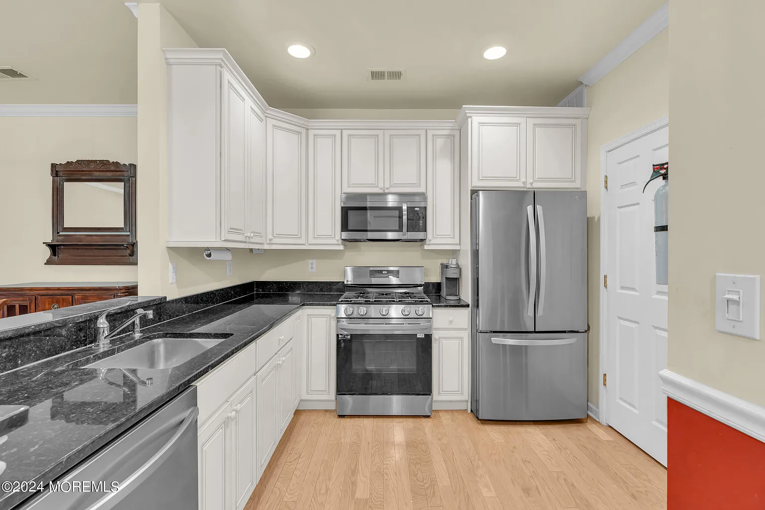 434 Sophee Lane photo 1