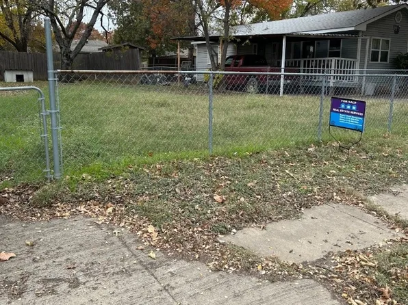 2703 Mike St, Dallas, TX 75212