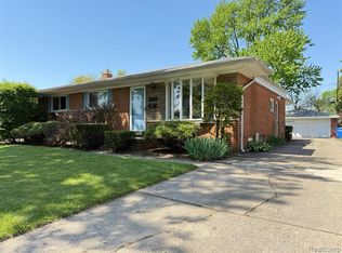 26329 Wexford Dr, Warren, MI 48091