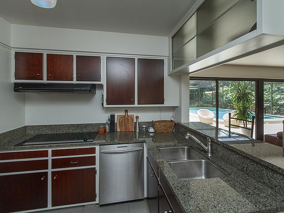 3rd image of 1700 Briercliff Dr