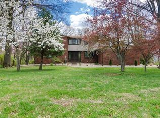 40 Camelot Dr, Edwardsville, IL