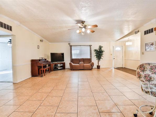 2846 Goldsby Dr, Goldsby, OK 73093
