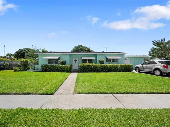 1423 Shirley Court N, Lake Worth, FL 33461