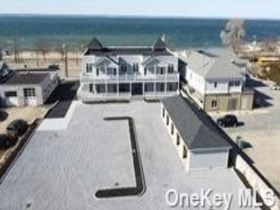 1st image of 22 Bayville Ave #3